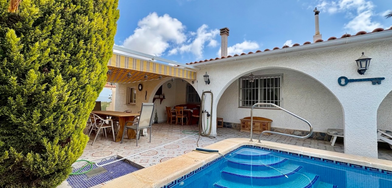 Venta - Single Family Home -
Orihuela Costa - Montezenia