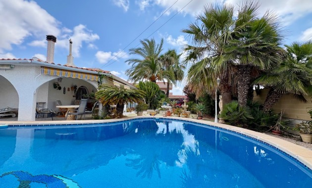 Venta - Single Family Home -
Orihuela Costa - Montezenia