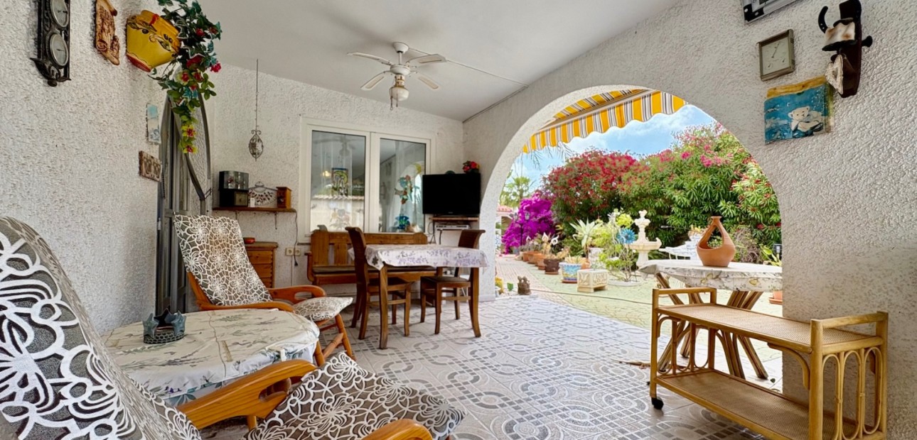 Venta - Single Family Home -
Orihuela Costa - Montezenia
