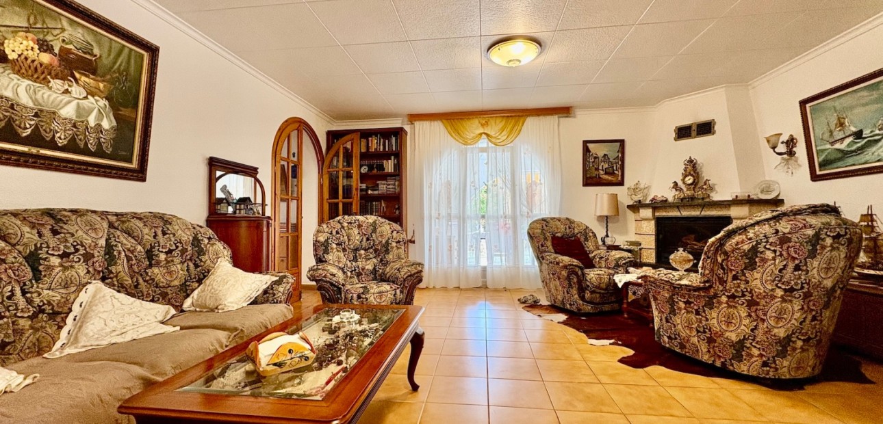 Venta - Single Family Home -
Orihuela Costa - Montezenia