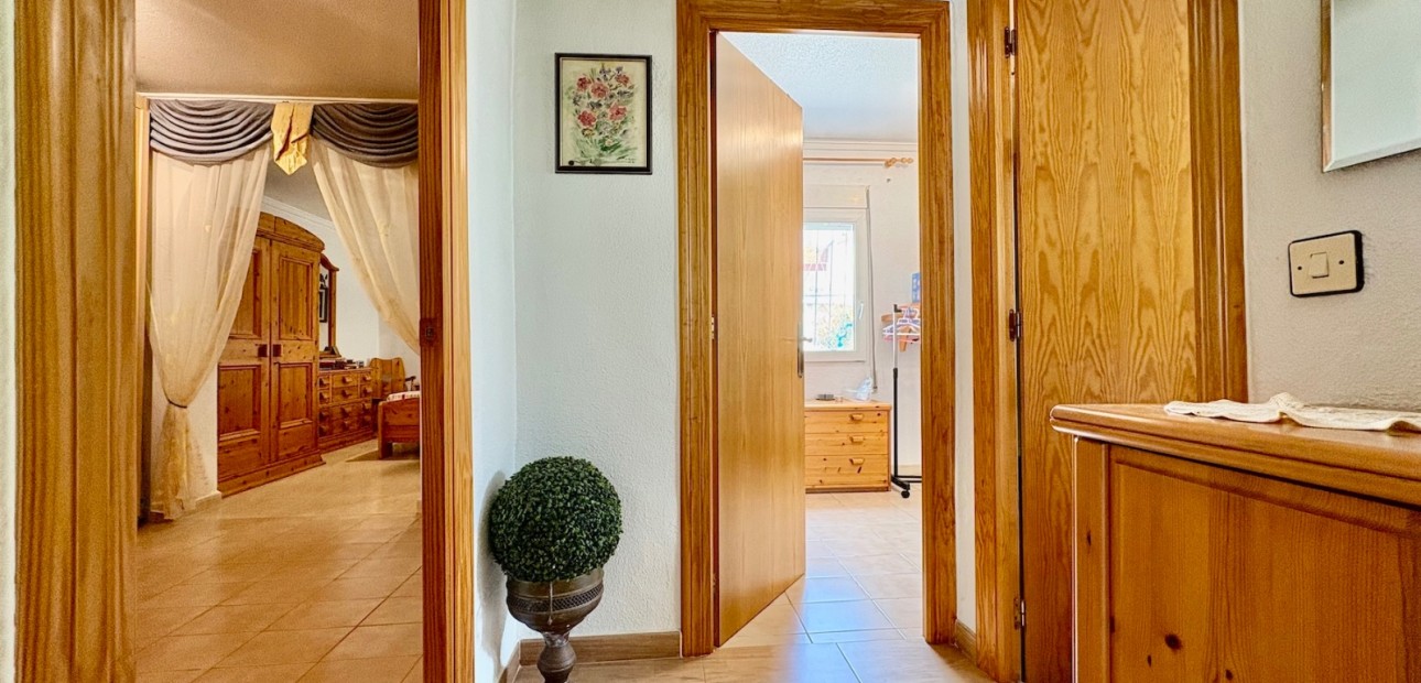 Venta - Single Family Home -
Orihuela Costa - Montezenia