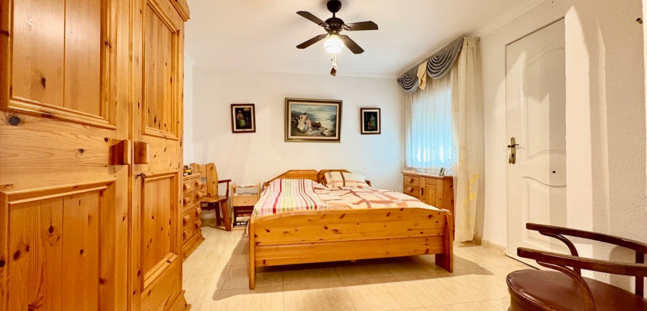 Venta - Single Family Home -
Orihuela Costa - Montezenia