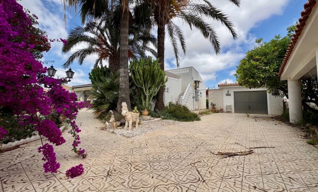 Venta - Single Family Home -
Orihuela Costa - Montezenia