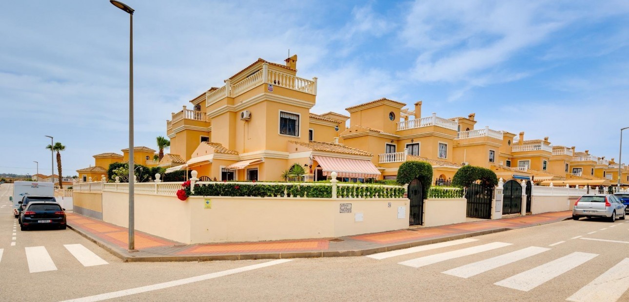 Venta - Villa -
Torrevieja - La siesta