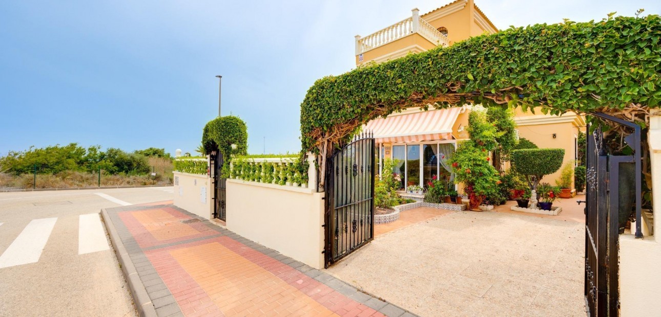 Venta - Villa -
Torrevieja - La siesta