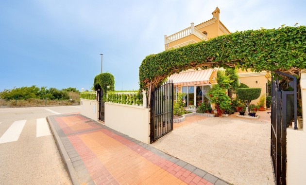 Venta - Villa -
Torrevieja - La siesta