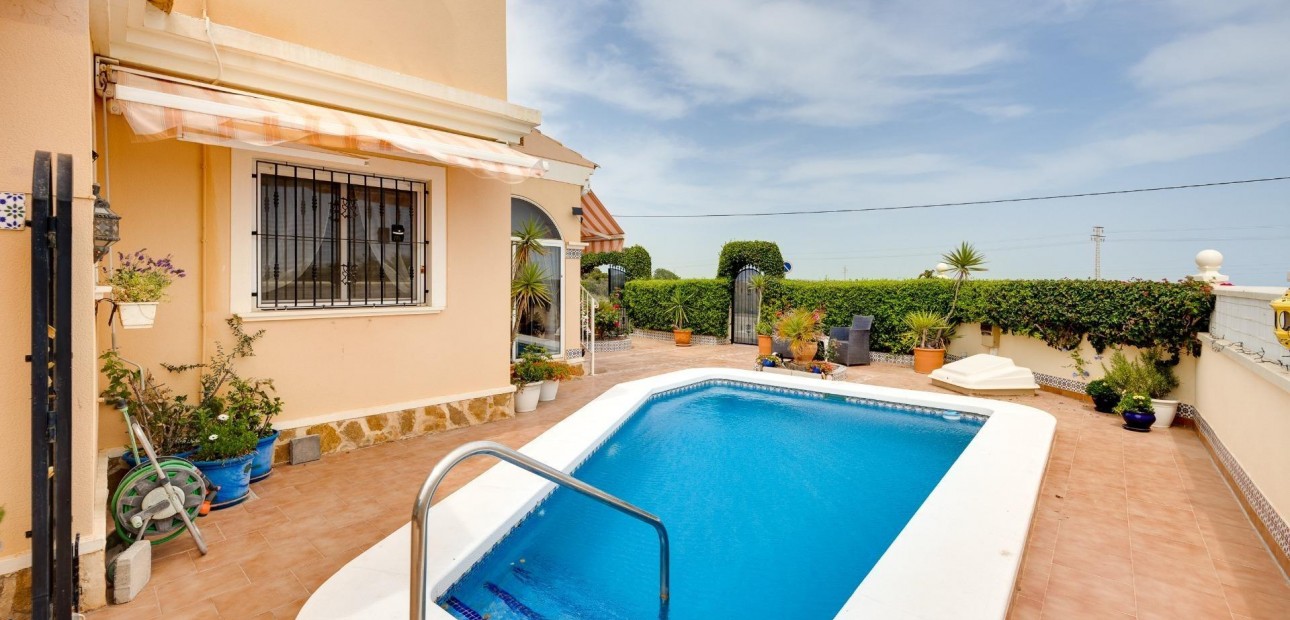 Venta - Villa -
Torrevieja - La siesta