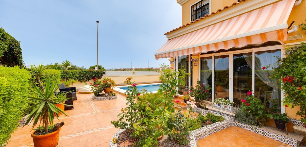 Venta - Villa -
Torrevieja - La siesta