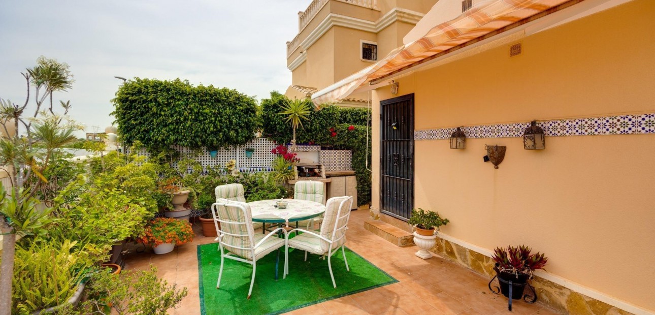 Venta - Villa -
Torrevieja - La siesta