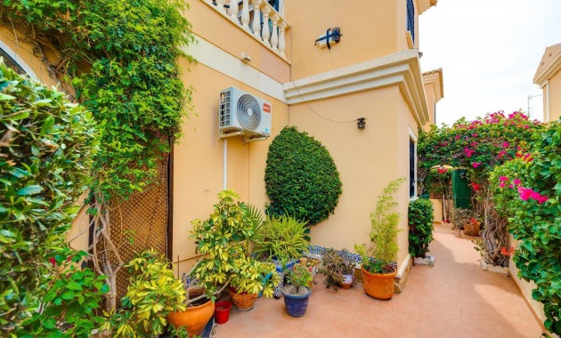 Venta - Villa -
Torrevieja - La siesta