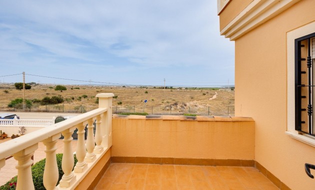 Venta - Villa -
Torrevieja - La siesta