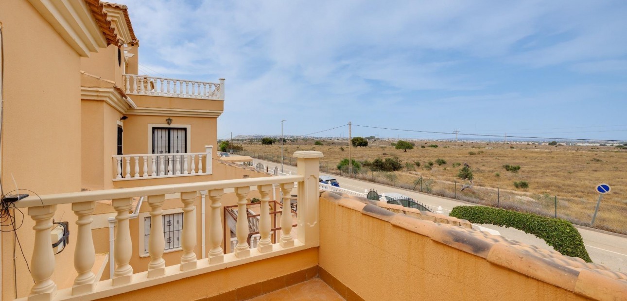 Venta - Villa -
Torrevieja - La siesta