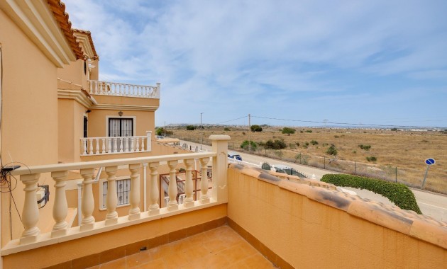 Venta - Villa -
Torrevieja - La siesta