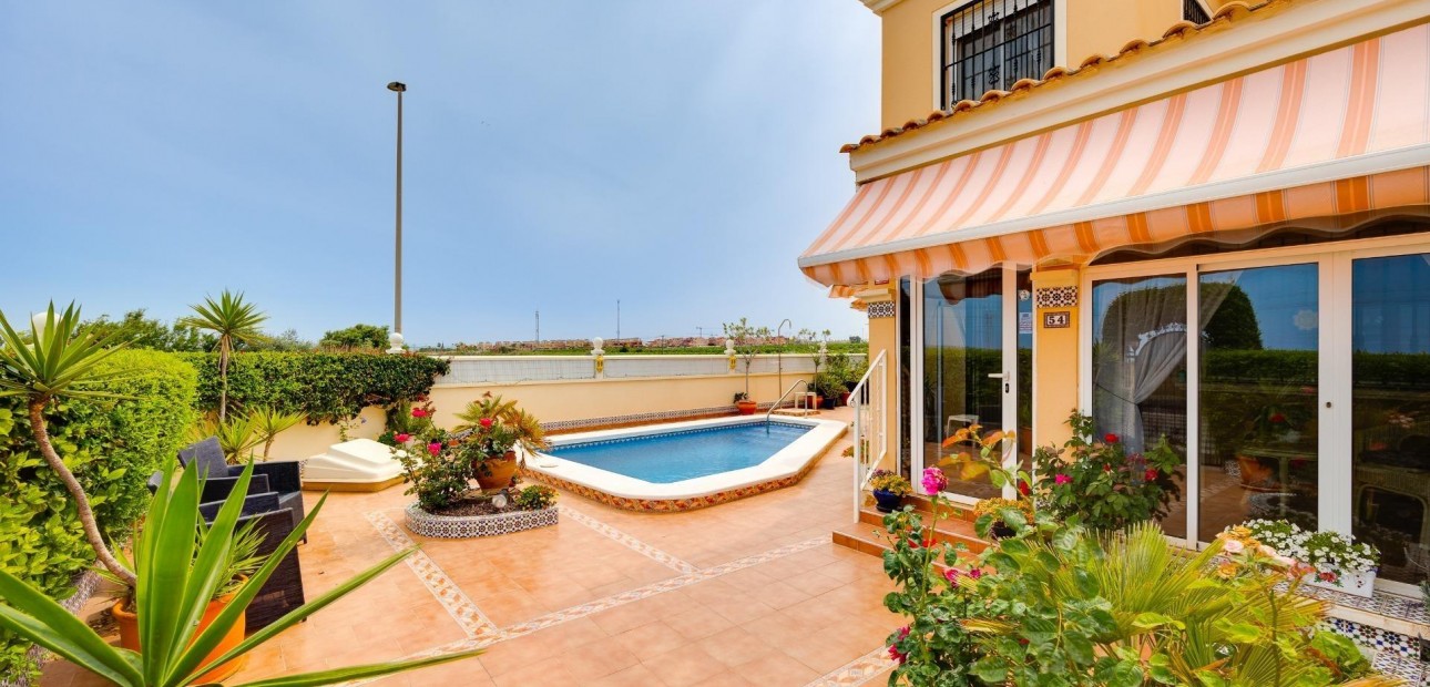 Venta - Villa -
Torrevieja - La siesta