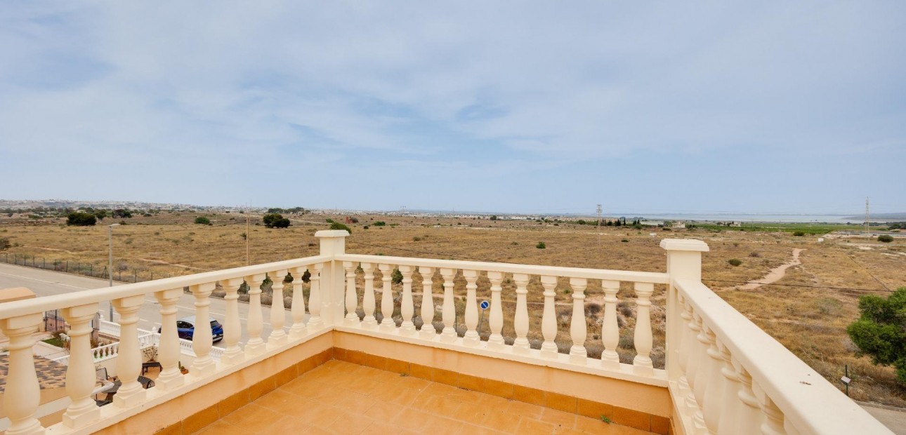 Venta - Villa -
Torrevieja - La siesta