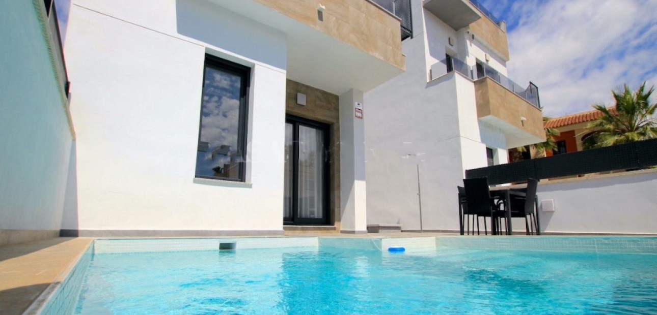 Herverkoop - Villa -
Torrevieja