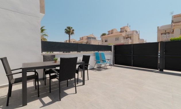 Herverkoop - Villa -
Torrevieja
