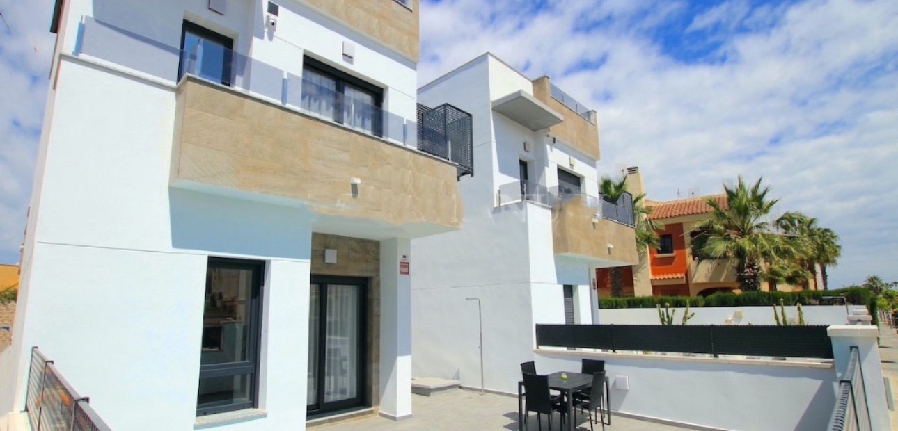 Herverkoop - Villa -
Torrevieja