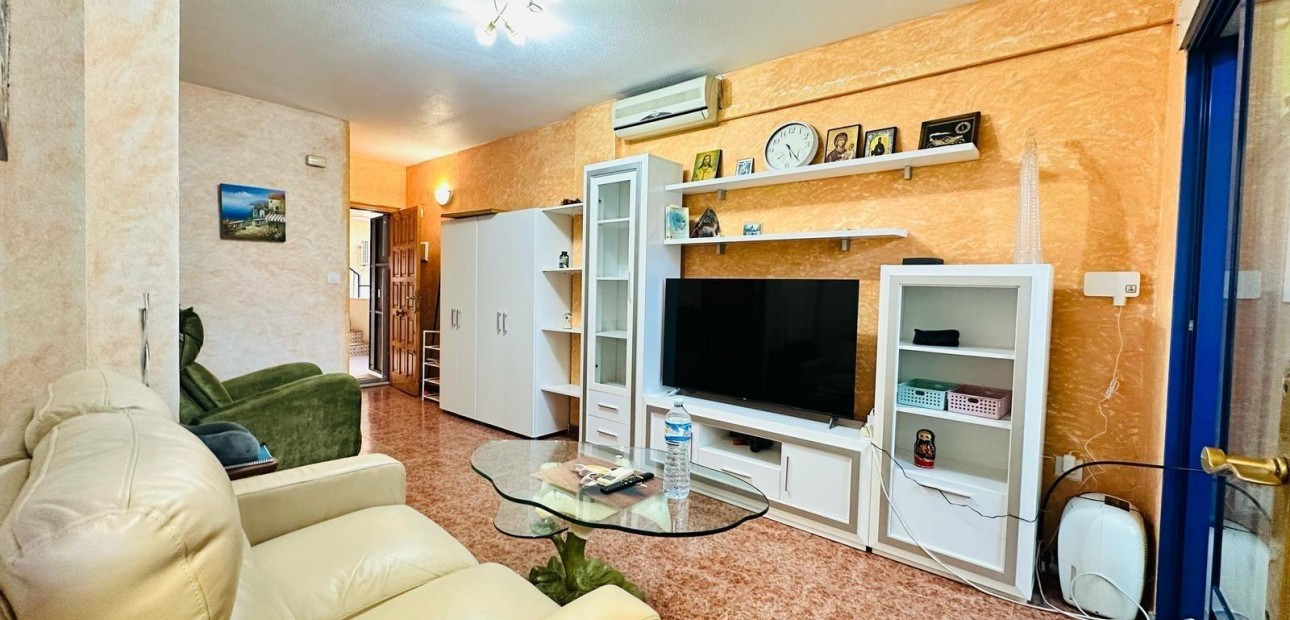 Venta - Apartamento / piso -
Torrevieja - Playa de los locos