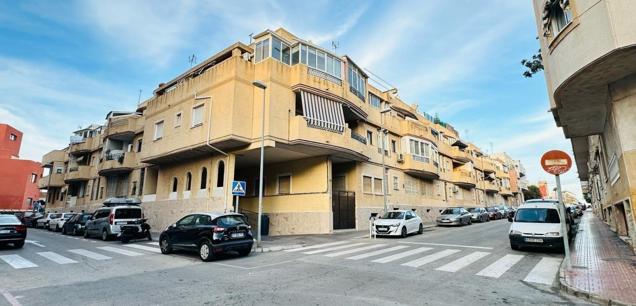 Venta - Apartamento / piso -
Torrevieja - Playa de los locos