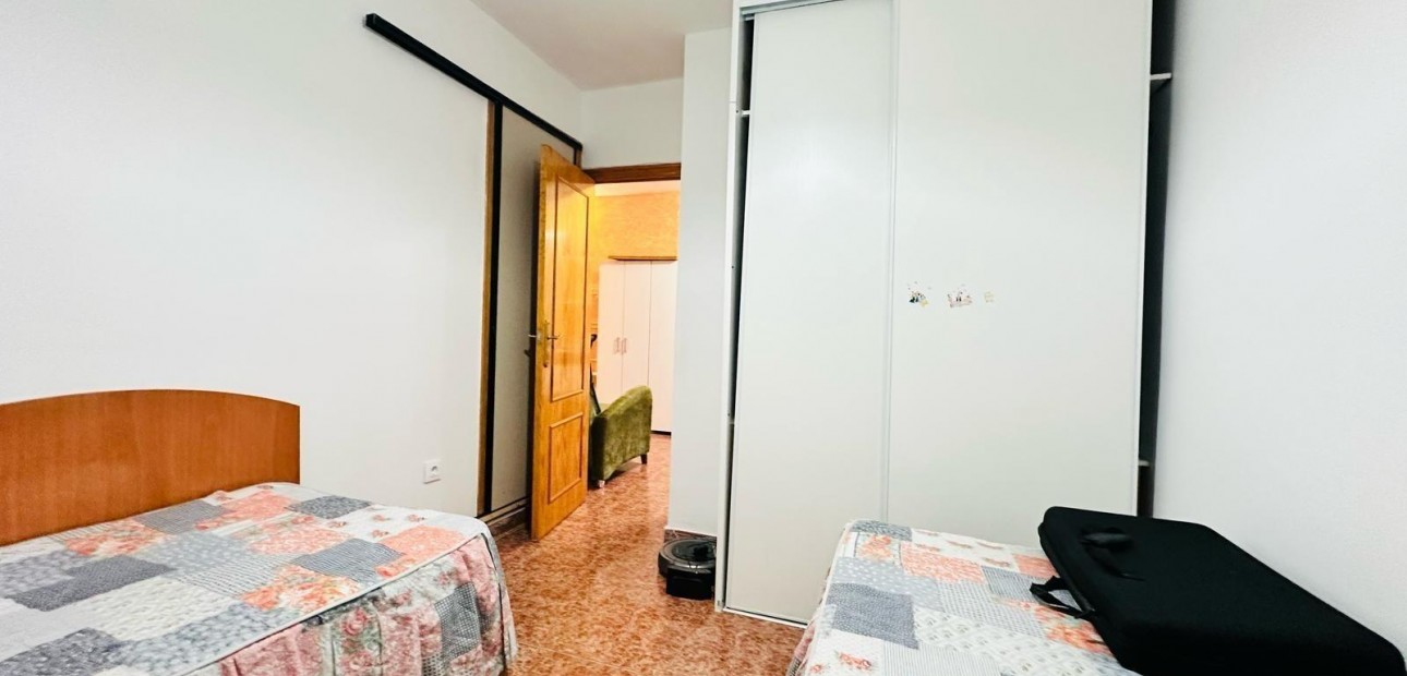 Venta - Apartamento / piso -
Torrevieja - Playa de los locos