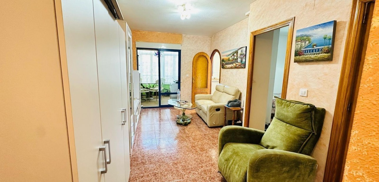 Venta - Apartamento / piso -
Torrevieja - Playa de los locos