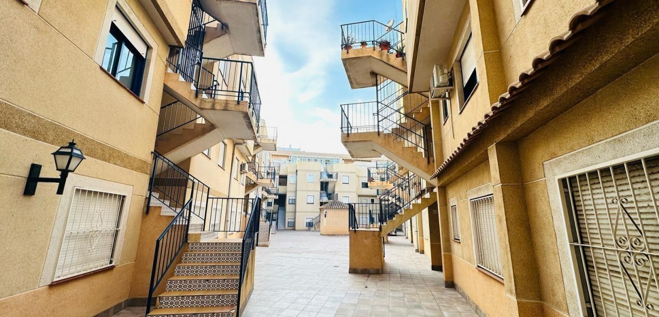 Venta - Apartamento / piso -
Torrevieja - Playa de los locos
