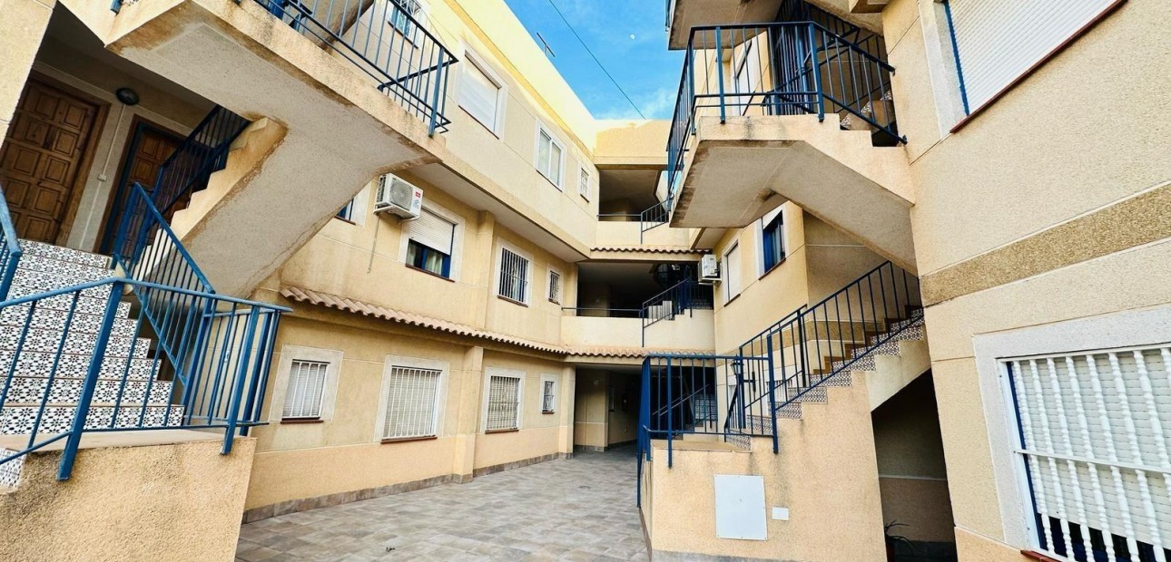 Venta - Apartamento / piso -
Torrevieja - Playa de los locos