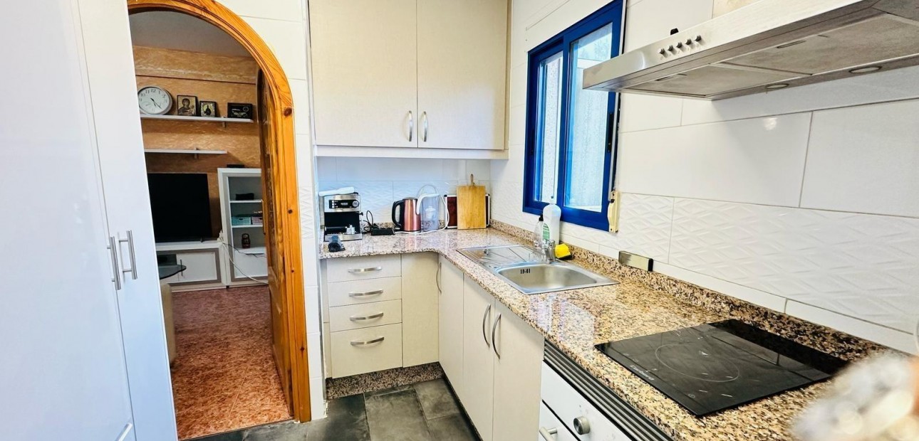 Venta - Apartamento / piso -
Torrevieja - Playa de los locos