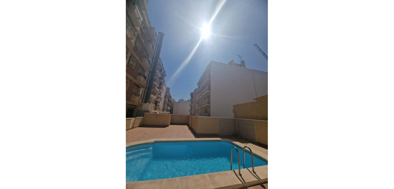 Venta - Apartamento / piso -
Torrevieja - Paseo maritimo