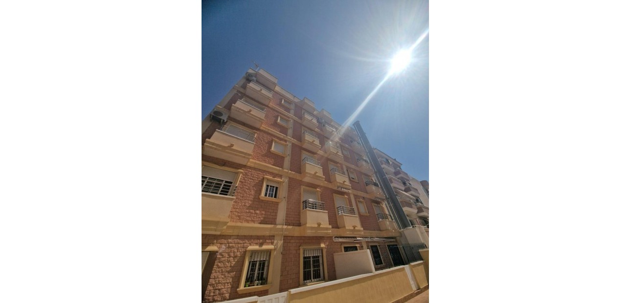 Venta - Apartamento / piso -
Torrevieja - Paseo maritimo