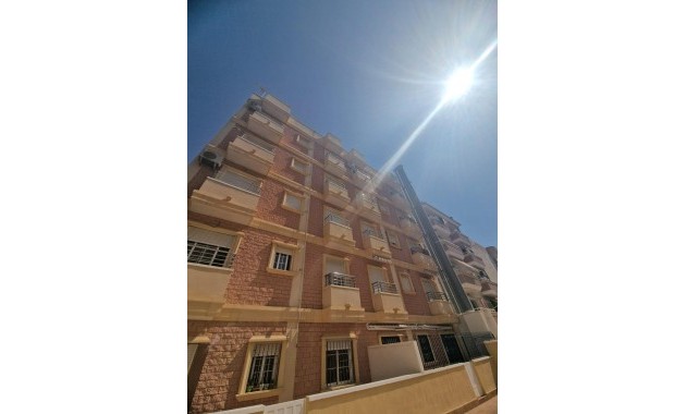 Venta - Apartamento / piso -
Torrevieja - Paseo maritimo