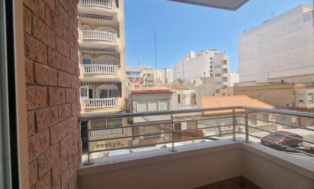 Venta - Apartamento / piso -
Torrevieja - Paseo maritimo