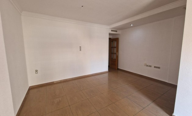 Venta - Apartamento / piso -
Torrevieja - Paseo maritimo
