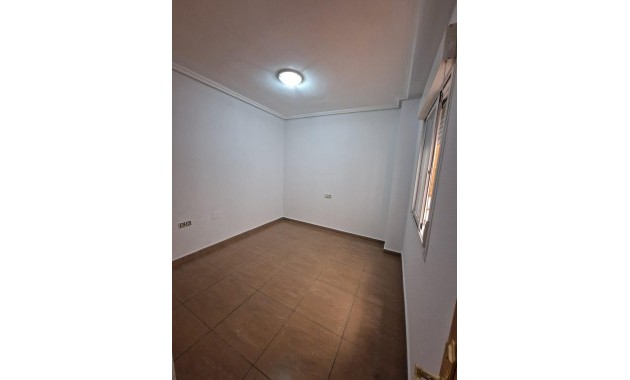 Venta - Apartamento / piso -
Torrevieja - Paseo maritimo