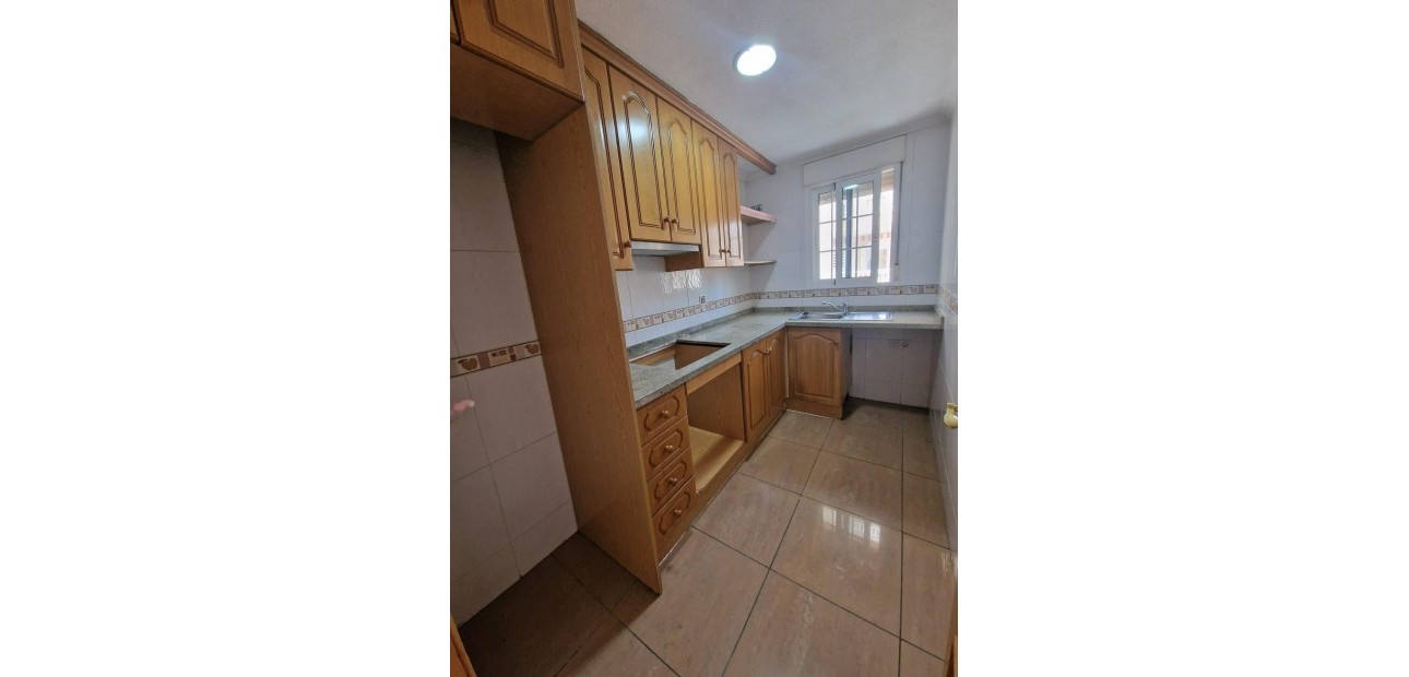 Venta - Apartamento / piso -
Torrevieja - Paseo maritimo