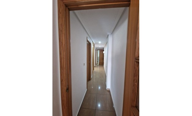 Venta - Apartamento / piso -
Torrevieja - Paseo maritimo