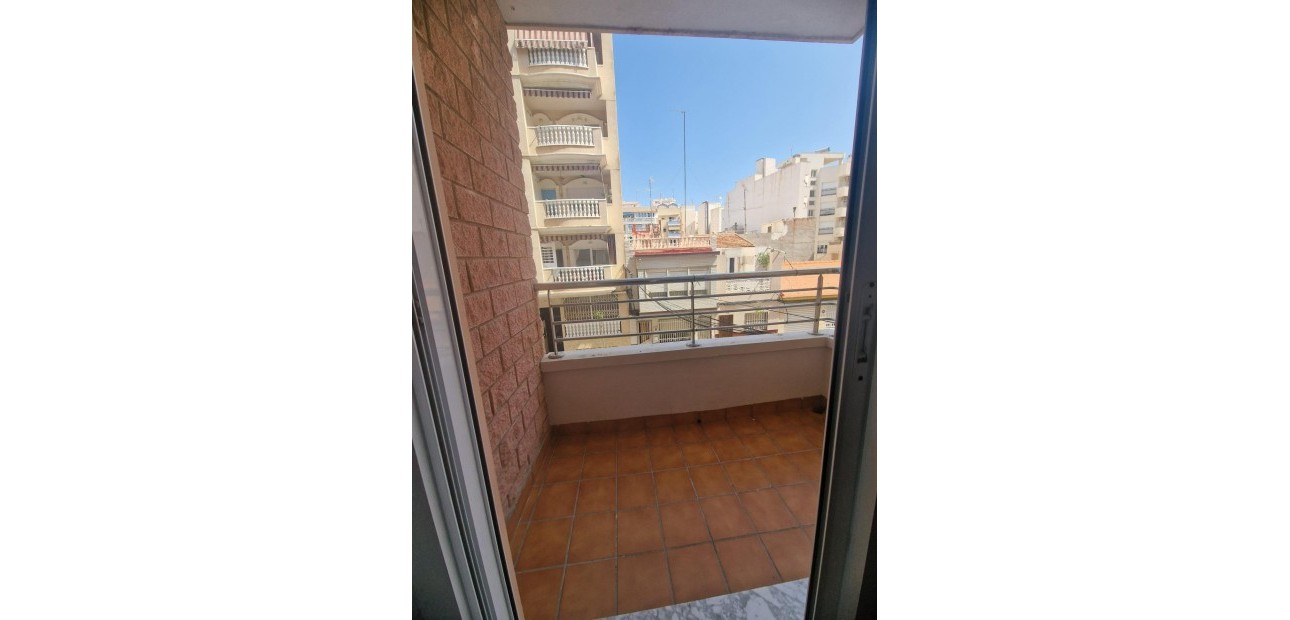Venta - Apartamento / piso -
Torrevieja - Paseo maritimo