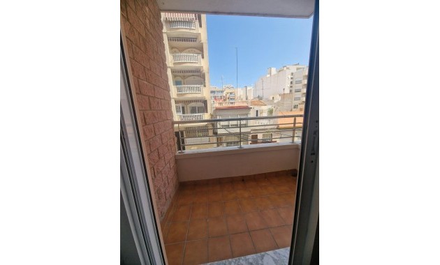 Venta - Apartamento / piso -
Torrevieja - Paseo maritimo