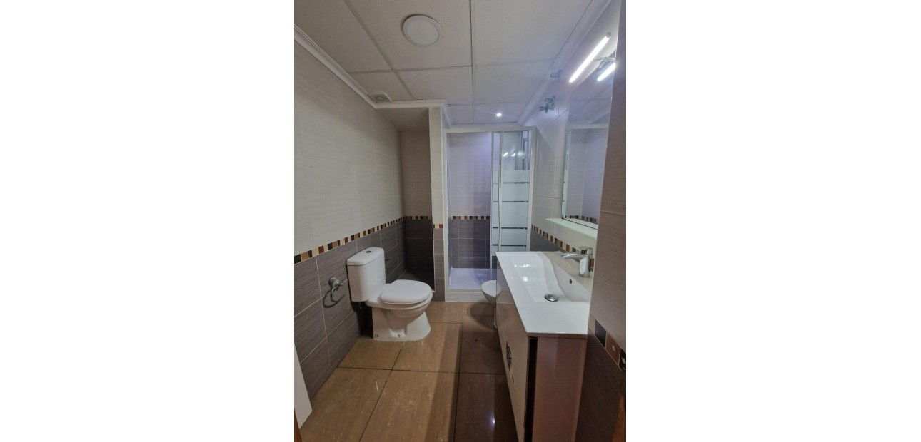 Venta - Apartamento / piso -
Torrevieja - Paseo maritimo