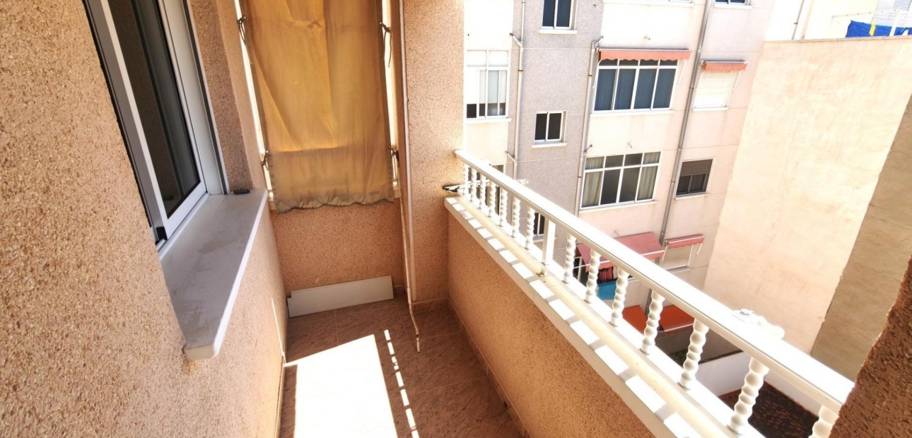 Sale - Apartment / flat -
Torrevieja - torrevieja