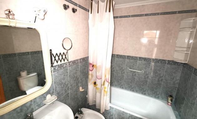 Sale - Apartment / flat -
Torrevieja - torrevieja