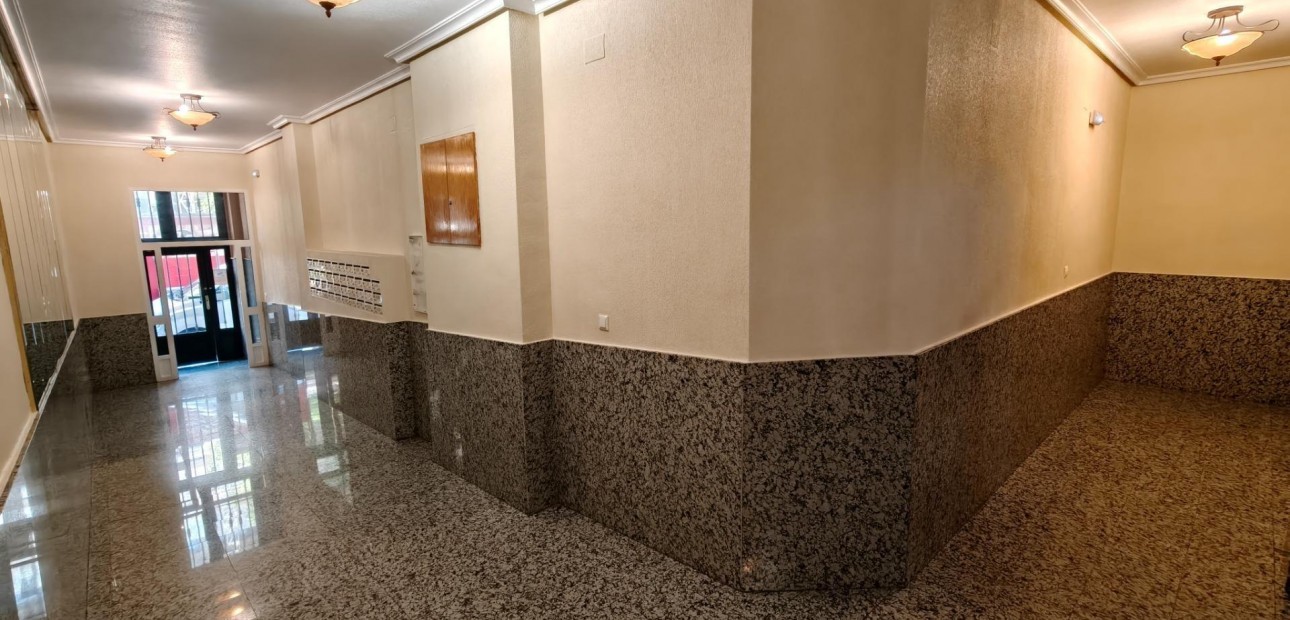 Sale - Apartment / flat -
Torrevieja - torrevieja