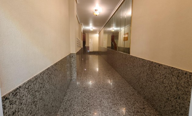 Sale - Apartment / flat -
Torrevieja - torrevieja