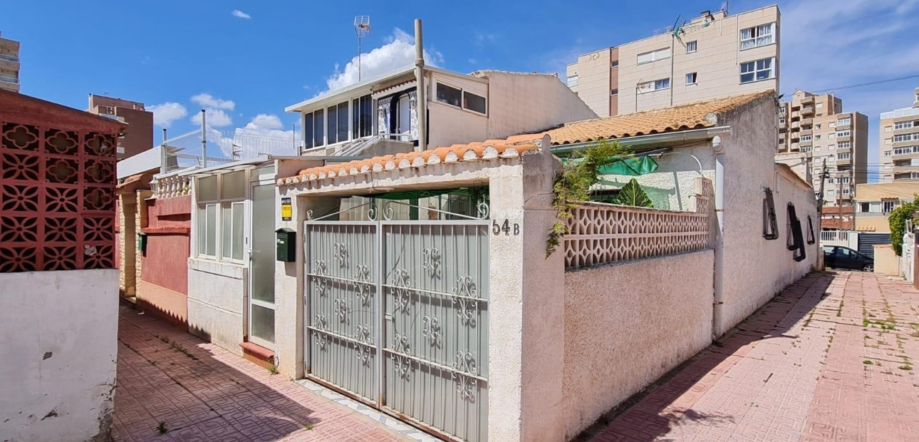 Venta - Terraced house -
Torrevieja - Playa del cura