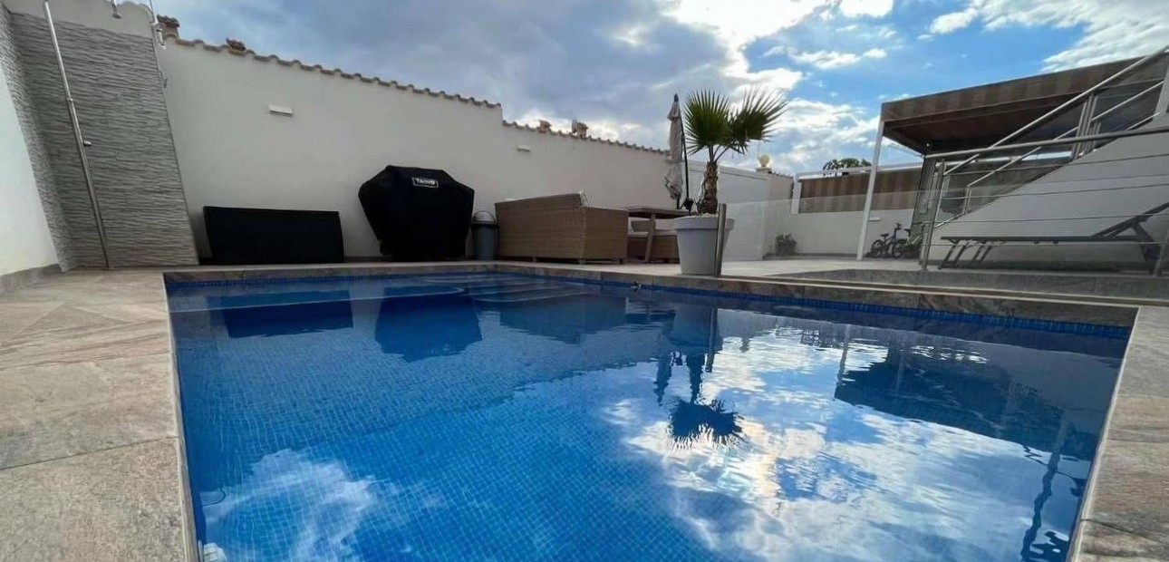 Venta - Villa -
Orihuela - Los Balcones Y los Altos