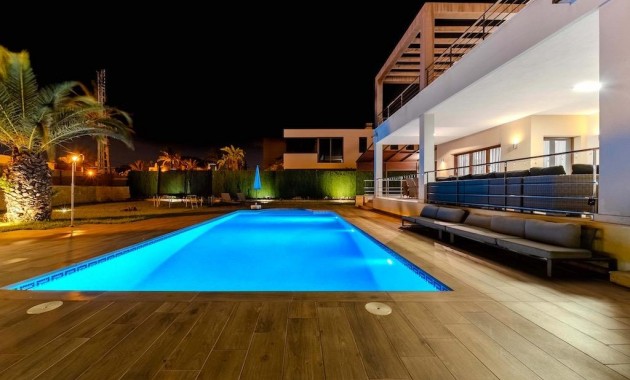 Sale - Villa -
Orihuela Costa - Cabo Roig