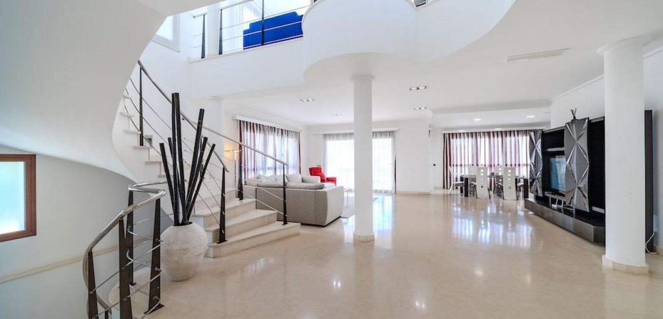Sale - Villa -
Orihuela Costa - Cabo Roig