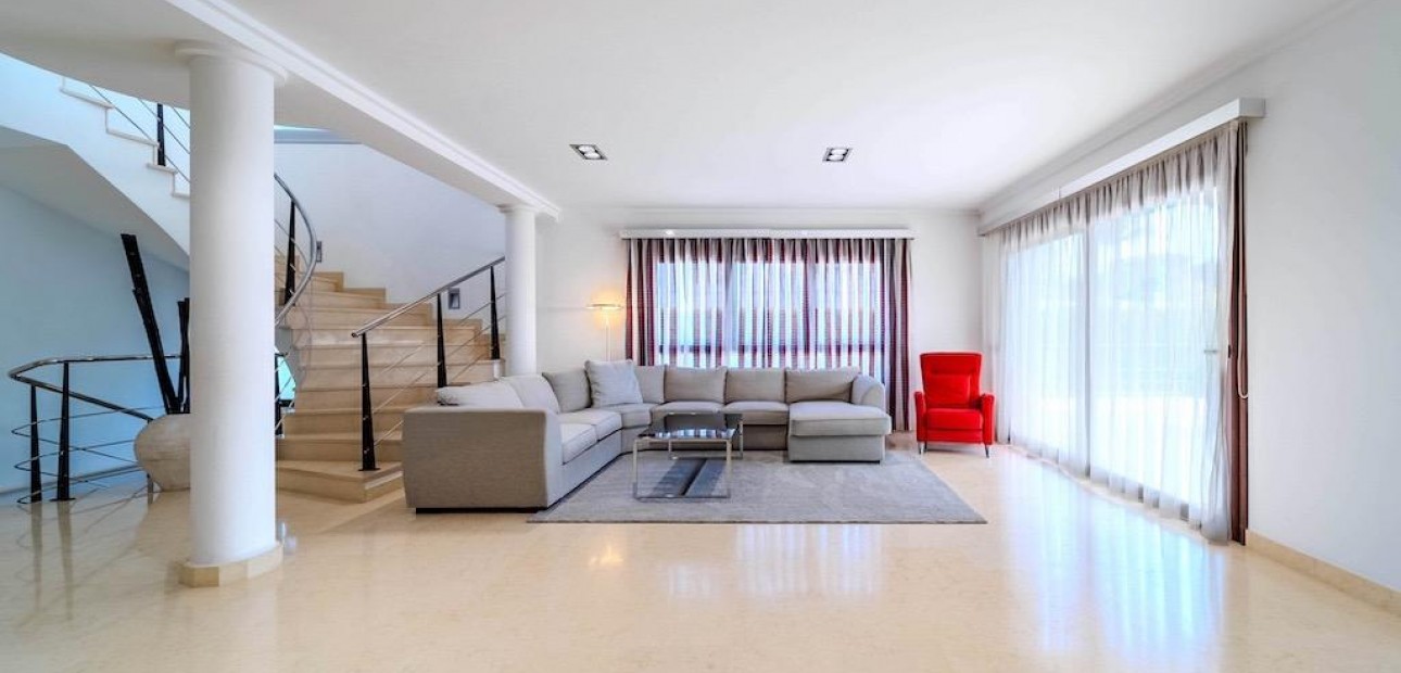 Sale - Villa -
Orihuela Costa - Cabo Roig