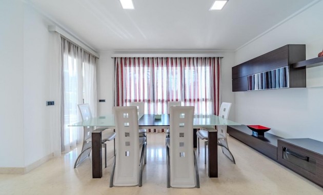 Sale - Villa -
Orihuela Costa - Cabo Roig